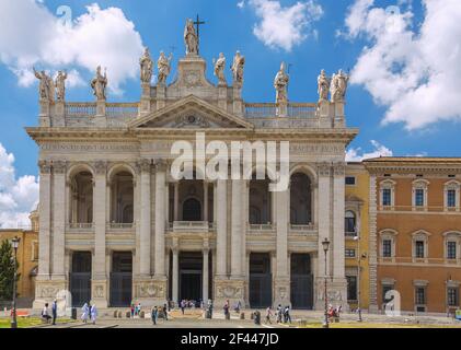 Geografia / viaggio, Italia, Lazio, Roma, San Giovanni in Laterano, facciata principale, diritti aggiuntivi-spazio-informazioni-non-disponibili Foto Stock