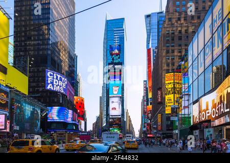 Geografia / viaggio, Stati Uniti, New York, New York City, Manhattan, teatro / quartiere dei teatri, Times Square, diritti aggiuntivi-clearance-Info-non-disponibile