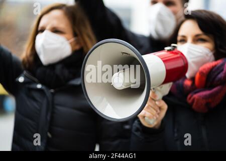 La ribellione grida di protesta. Lottare per la democrazia e la libertà Foto Stock