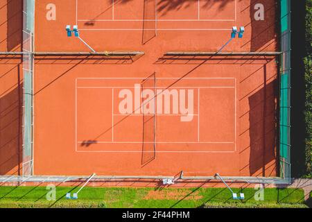 Vista aerea del campo da tennis in argilla rossa Foto Stock