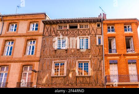 Facciate di case a Tolosa in Occitania, Francia Foto Stock