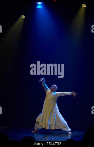 Astaad Deboo, Astad Deboo, ballerino indiano, ballerino indiano contemporaneo, coreografo, Pioniere della danza moderna, NCPA ADD ART Festival, NCPA, Bombay, Mumbai, Maharashtra, India, Asia Foto Stock