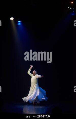 Astaad Deboo, Astad Deboo, ballerino indiano, ballerino indiano contemporaneo, coreografo, Pioniere della danza moderna, NCPA ADD ART Festival, NCPA, Bombay, Mumbai, Maharashtra, India, Asia Foto Stock