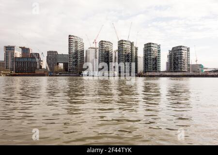 Riverlight, alto appartamento di sviluppo sul lungofiume a Nine Elms in Vauxhall, Londra, Inghilterra, Regno Unito Foto Stock