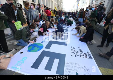 L'illustrazione mostra una dimostrazione dal titolo "venerdì per il futuro" organizzata da Gioventù per il clima Belgio, venerdì 19 marzo 2021, a Bruxelles. BELG Foto Stock