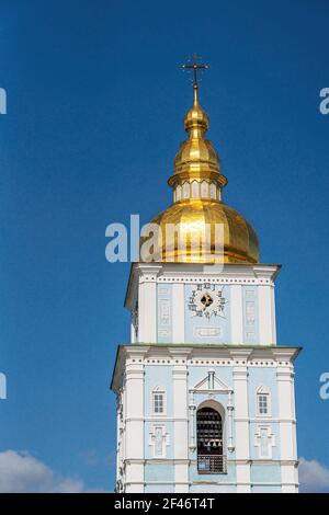 Campanile del Monastero della cupola dorata di San Michele - Kiev, Ucraina Foto Stock