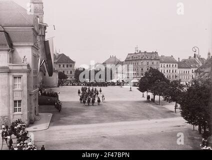 Parata del 3° Reggimento Hussar n° 20 dell'Esercito reale Sassone sul mercato del grano a Bautzen in occasione della sua raccolta nella barbaraca saic Foto Stock