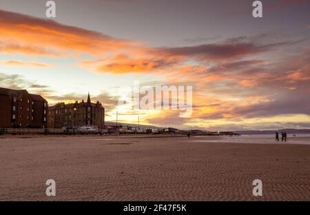 Tramonto a Portobello Beach, Edimburgo, Scozia, Regno Unito Foto Stock