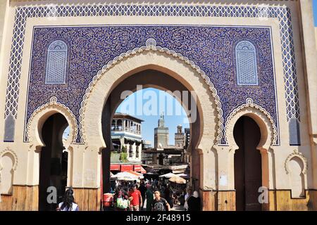 Bab Bou Jeloud porta Blu della Medina Fes, Marocco Foto Stock