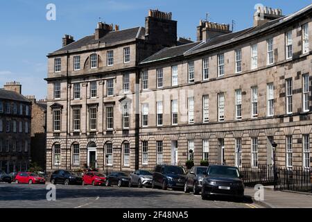 Edinburgh New Town, East End. Drummond Place, all'angolo con Scotland Street. Foto Stock