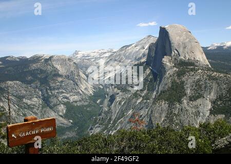 Majestic Half Dome nel Parco Nazionale di Yosemite, California, Stati Uniti Foto Stock