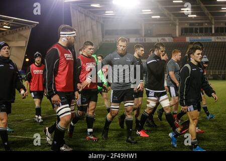 Newcastle, Regno Unito. 14 Marzo 2021. NEWCASTLE UPON TYNE, INGHILTERRA. 19 MARZO i giocatori di Falcons finiscono il loro riscaldamento prima della partita della Gallagher Premiership tra Newcastle Falcons e Wasps a Kingston Park, Newcastle, venerdì 19 marzo 2021. (Credit: Chris Lishman | MI News) Credit: MI News & Sport /Alamy Live News Foto Stock