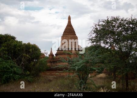 BAGAN, NYAUNG-U, MYANMAR - 2 GENNAIO 2020: Un tempio pagoda storico e religioso del vecchio regno pagano Foto Stock