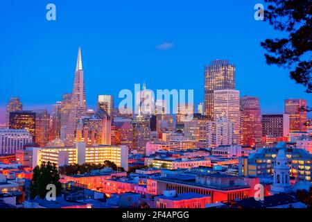 Il centro cittadino e TransAmerica Building, San Francisco, California, Stati Uniti d'America Foto Stock