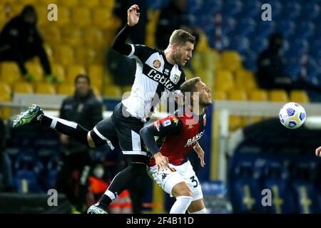 PARMA, ITALIA - MARZO 19: Riccardo Gagliolo di Parma Calcio e Marko Pjaca di Genova durante la Serie A partita tra Parma Calcio e Genova CFC a sta Foto Stock