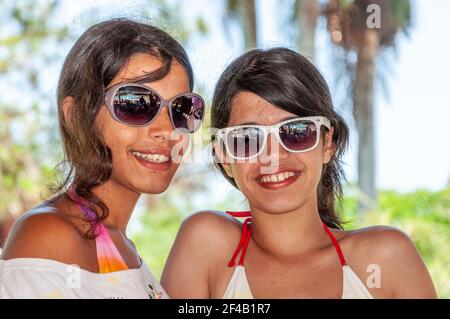 Ritratto di due ragazze adolescenti Foto Stock