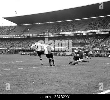 Feijenoord contro DOS 3-0. Momento di gioco data Maggio 4, 1963 Foto Stock