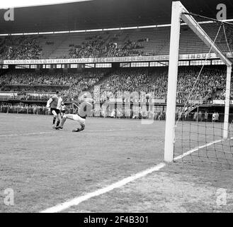 Feijenoord contro DOS 3-0. Momento di gioco data Maggio 4, 1963 Foto Stock