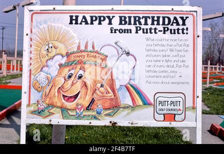 Buon compleanno segno - Putt-Putt - Drayton Plains - Michigan ca. 1986 Foto Stock