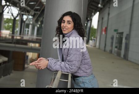 Colonia, Germania. 19 marzo 2021. L'attrice Suri Abbassi suona lo skater Leyla Öztürk nel sapone RTL 'Alles was zählt'. Credit: Horst Galuschka/dpa/Alamy Live News Foto Stock