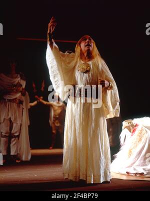 REPRESENTACION DE ENRIQUE IV - ADAPTACION DE LA NOVELA DE PIRANDELLO. Autore: TAMAYO JOSE. POSIZIONE: TEATRO BELLAS ARTES. MADRID. SPAGNA. ENRIQUE IV DEL SACRO IMPERIO ROMANO. JOSÉ MARIA RODERO. Foto Stock