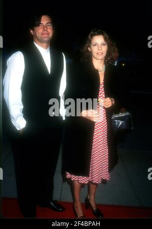 Hollywood, California, USA 16 maggio 1996 l'attore Damon Welch e la sorella attrice Tahnee Welch partecipano alla prima "i Shot Andy Warhol" della Samuel Goldwyn Company il 16 maggio 1996 al Cinerama Dome di Hollywood, California, USA. Foto di Barry King/Alamy Stock foto Foto Stock