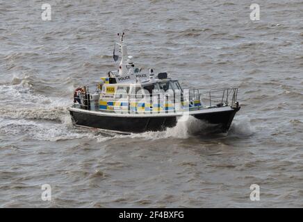 Il Ministero della polizia di difesa lancia SIR HUMPHREY GALE in Le acque agitate del Solent Foto Stock