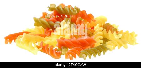 Fusilli tricolore pasta isolata su fondo bianco. Foto Stock