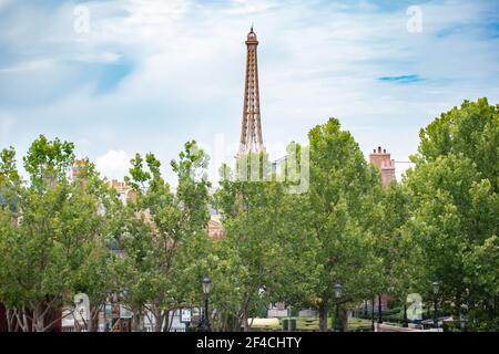 Orlando, Florida. 29 luglio 2020. Vista dall'alto della Torre Eiffel nel padiglione della Francia a Epcot (140) Foto Stock