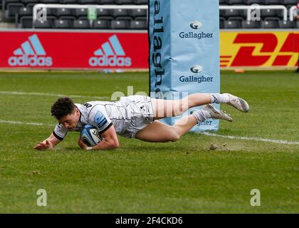 Twickenham Stoop, Londra, Regno Unito. 20 Marzo 2021. Inglese Premiership Rugby, Harlequins contro Gloucester; Harlequins, Gloucester; UNA prova segnata negli ultimi minuti del primo tempo da Charlie Chapman di Gloucester Credit: Action Plus Sports/Alamy Live News Foto Stock