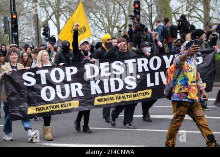 Londra, Regno Unito. 20 marzo 2021. marcia di protesta attraverso il centro di londra. Parte di tutto il mondo per la libertà. Protesta anti-blocco. WewillALLbeThere Credit: david mccairley/Alamy Live News Foto Stock