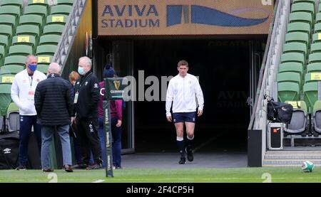 L'inglese Owen Farrell si avvicina al campo per il riscaldamento prima della partita Guinness Six Nations all'Aviva Stadium di Dublino. Data immagine: Sabato 20 marzo 2021. Foto Stock