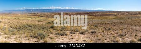 Vista panoramica della campagna del Wyoming lungo la Red Gulch Road. Foto Stock