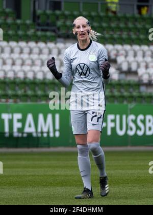 Katarzyna Kiedrzynek (77 VfL Wolfsburg) celebra il suo primo gol durante il round della DFB Cup di 8 tra VfL Wolfsburg e SV Werder Bremen allo stadio AOK di Wolfsburg in Germania. Credit: SPP Sport Press Photo. /Alamy Live News Foto Stock