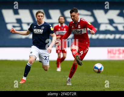 LONDRA, Regno Unito, MARZO 20: Grant Hall of Middlesbrough durante il campionato Sky Bet tra Millwall e Middlesbrough al Den Stadium, Londra, il 20 marzo 2021 Credit: Action Foto Sport/Alamy Live News Foto Stock