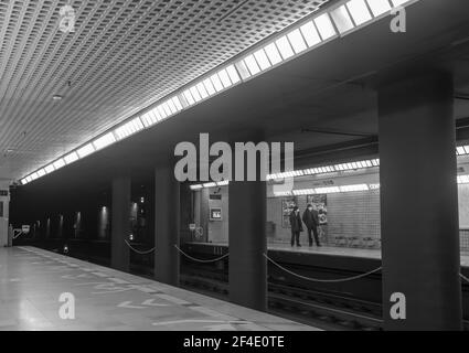 Metropolitana di Milano in tempo di Covid. Foto Stock