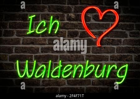 Leuchtreklame, Ich liebe Waldenburg, Baden-Württemberg, Deutschland, Europa | Pubblicità illuminata, amo Waldenburg, Baden-Württemberg, Germania, Foto Stock