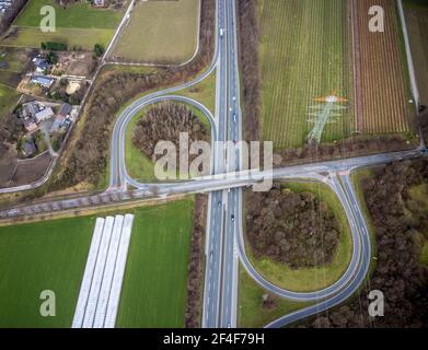 Fotografia aerea, svincolo autostradale di Kirchhellen, A31, Bottrop-Kirchhellen, zona della Ruhr, Nord Reno-Westfalia, Germania, autostrada A31, svincolo autostradale Foto Stock