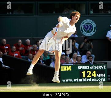 WIMBLEDON CAMPIONATI DI TENNIS 2008. 9° GIORNO 2/7/2008 MENS QUATER-FINAL. ANDY MURRAY V R.NADEL. IMMAGINE DAVID ASHDOWN Foto Stock