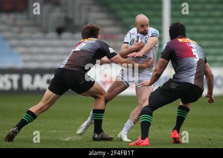 Twickenham, Regno Unito. 20 Marzo 2021. CHARLIE SHARPLES of Gloucester Rugby viene affrontata durante la partita di rugby della Gallagher Premiership tra Harlequins e Gloucester allo stadio Twickenham di Twickenham, Regno Unito, il 20 marzo 2021. Foto di Ken Sparks. Solo per uso editoriale, è richiesta una licenza per uso commerciale. Nessun utilizzo nelle scommesse, nei giochi o nelle pubblicazioni di un singolo club/campionato/giocatore. Credit: UK Sports Pics Ltd/Alamy Live News Foto Stock