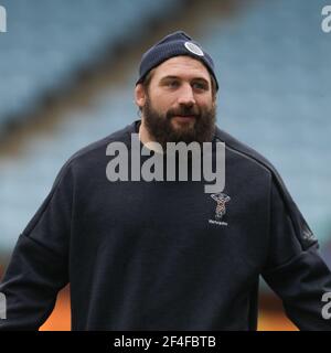 Joe Marler di Harlequins si riscalda durante la partita di rugby della prima squadra di Gallagher tra Harlequins e Gloucester al Twickenham Stadium di Twickenham, Regno Unito, il 20 marzo 2021. Foto di Ken Sparks. Solo per uso editoriale, è richiesta una licenza per uso commerciale. Nessun utilizzo nelle scommesse, nei giochi o nelle pubblicazioni di un singolo club/campionato/giocatore. Foto Stock