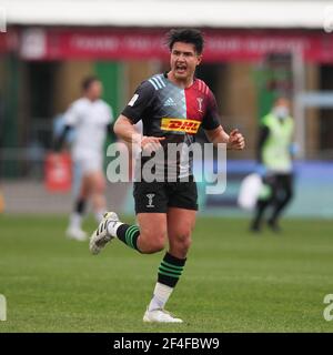 Marcus Smith di Harlequins in azione durante la partita di rugby della Gallagher Premiership tra Harlequins e Gloucester al Twickenham Stadium di Twickenham, Regno Unito, il 20 marzo 2021. Foto di Ken Sparks. Solo per uso editoriale, è richiesta una licenza per uso commerciale. Nessun utilizzo nelle scommesse, nei giochi o nelle pubblicazioni di un singolo club/campionato/giocatore. Foto Stock