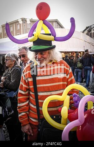 Italia Emilia Romagna Santarcangelo Fiera di san Martino - Via artista Foto Stock