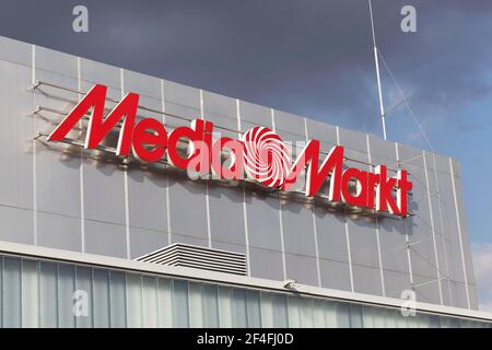 Logo Media Markt presso un centro commerciale, catena di elettronica di consumo, Duesseldorf, Nord Reno-Westfalia, Germania Foto Stock