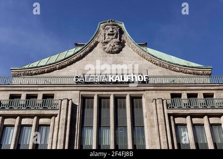 Facciata storica dei grandi magazzini, Galeria Kaufhof Koenigsallee, Koe, Duesseldorf, Renania Settentrionale-Vestfalia, Germania Foto Stock