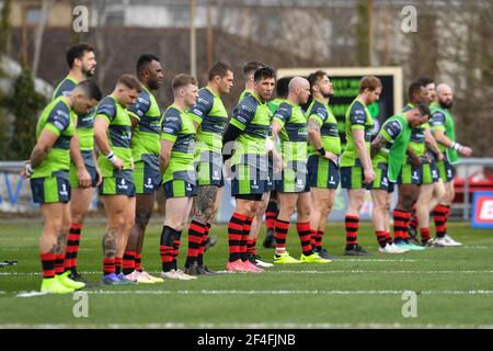 Llanelli, Galles, Regno Unito. 21 Marzo 2021. Gavin Henson (6) di West Wales Raiders durante i minuti silenzio prima della partita in, il 21/3/2021. (Foto di Craig Thomas/News Images/Sipa USA) Credit: Sipa USA/Alamy Live News Foto Stock