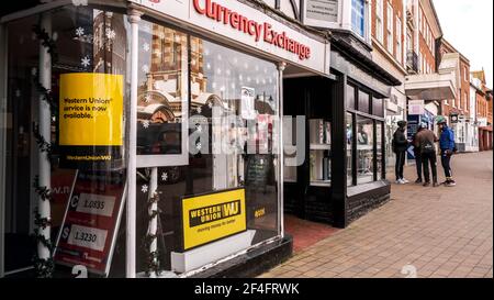 Epsom London UK, March21 2021, filiale di Western Union curreny o Money Exchange Foto Stock