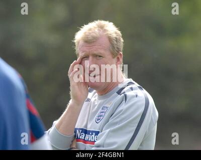 FORMAZIONE IN INGHILTERRA A LONDON COLNEY 7/9/2007. DIRETTORE STEVE McCLAERN. IMMAGINE DAVID ASHDOWN Foto Stock