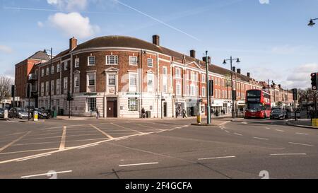 Epsom London UK, March21 2021, Lloyds Bank Retail Banking Building Exterior Foto Stock