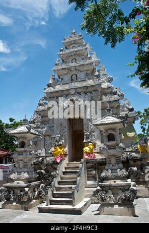 Das Kloster pura Menjangan auf der gleichnamigen Insel beim Bali Barat Nationalpark Foto Stock